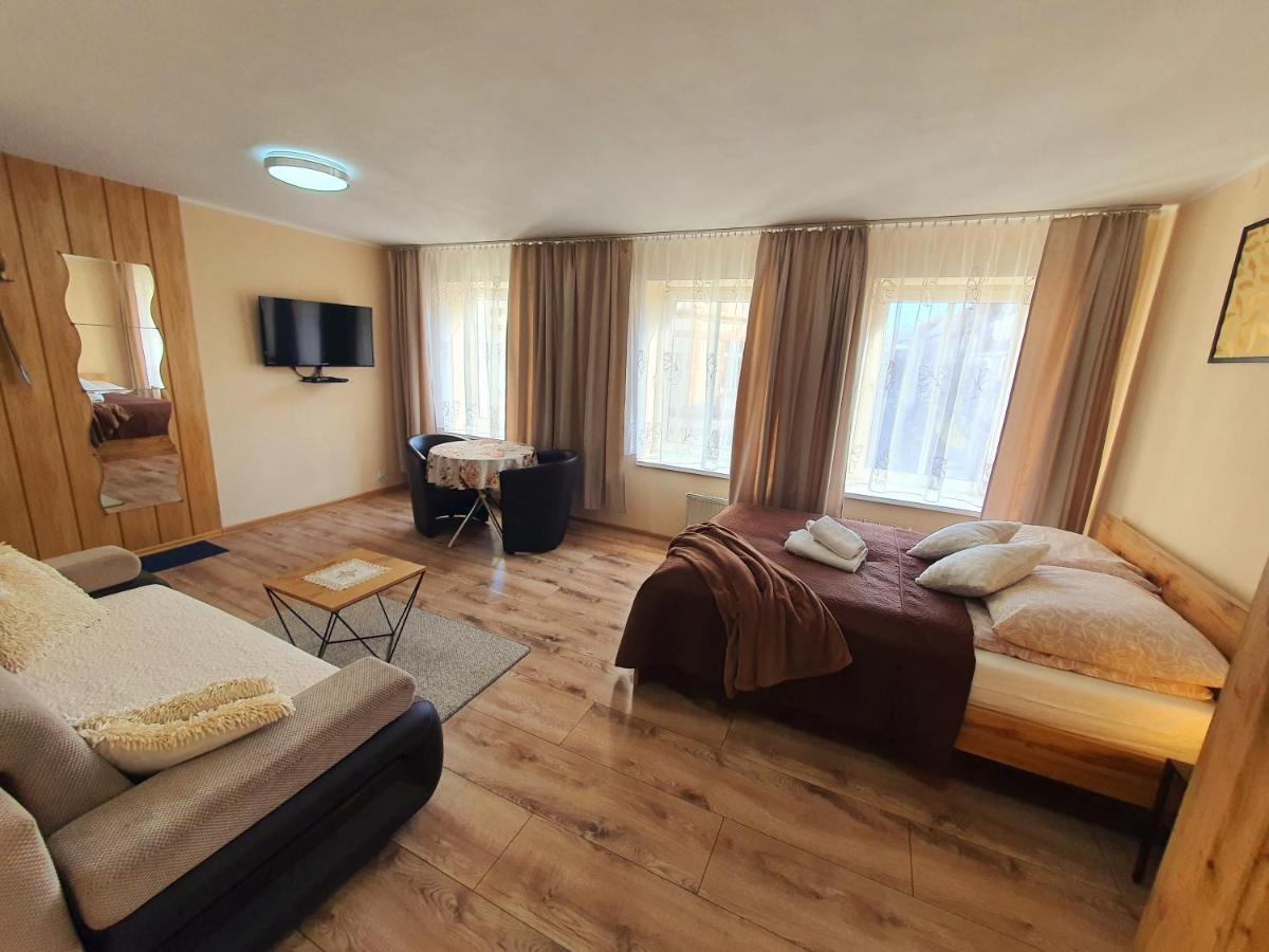 Aparthouse Apartamenty Centrum - In The City Center Near The Train Station Katowice Exterior foto