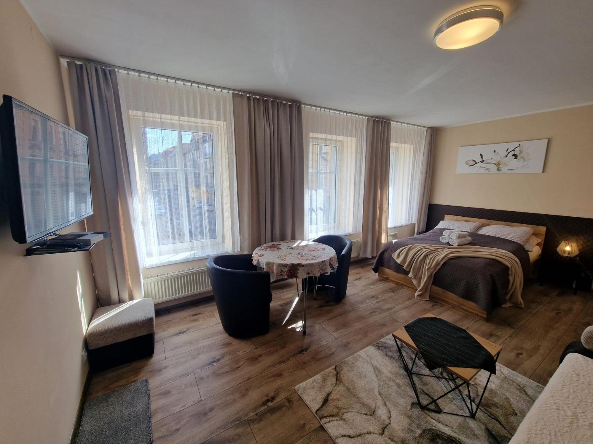 Aparthouse Apartamenty Centrum - In The City Center Near The Train Station Katowice Exterior foto