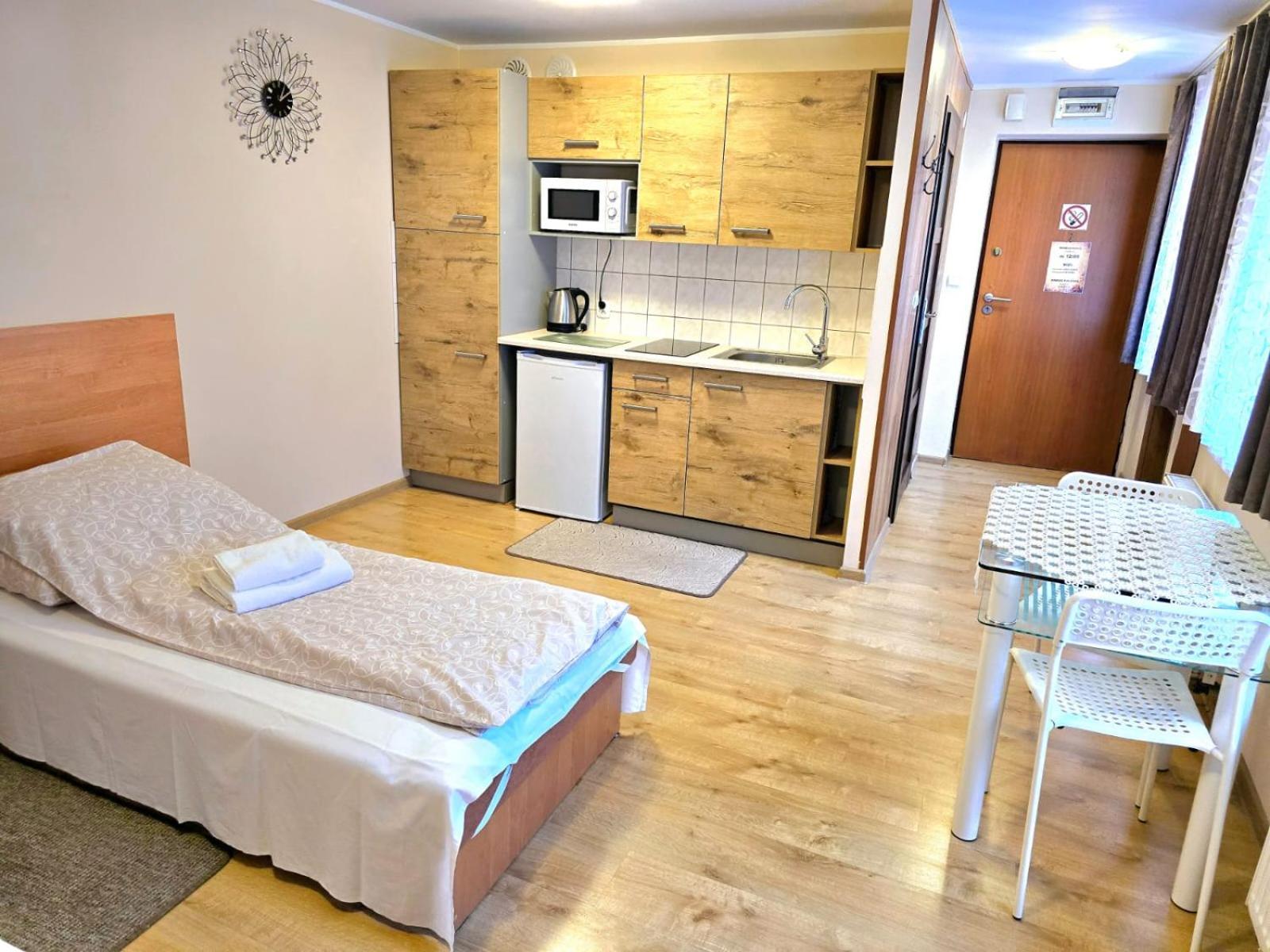 Aparthouse Apartamenty Centrum - In The City Center Near The Train Station Katowice Exterior foto