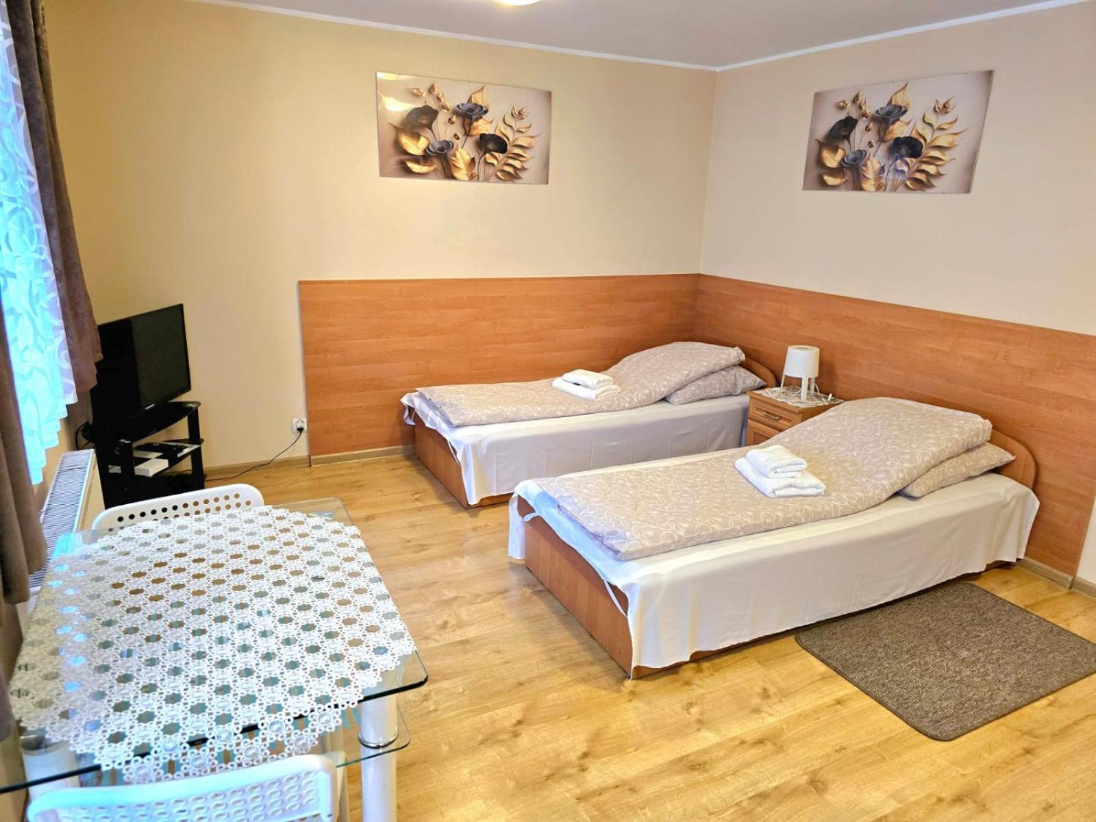Aparthouse Apartamenty Centrum - In The City Center Near The Train Station Katowice Exterior foto