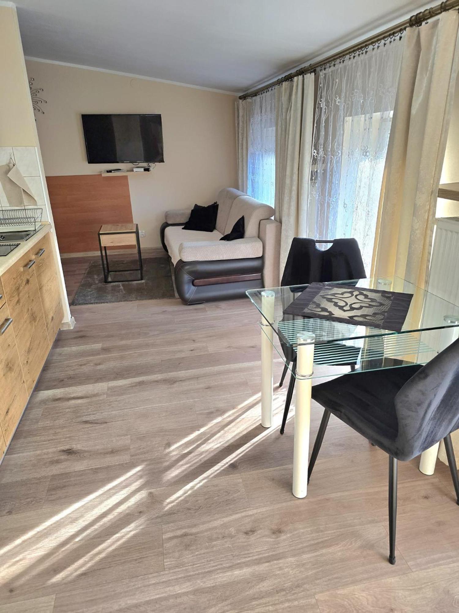 Aparthouse Apartamenty Centrum - In The City Center Near The Train Station Katowice Exterior foto